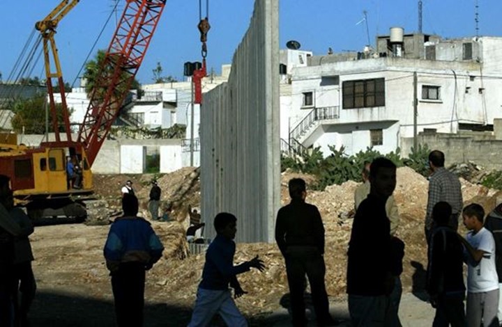 حماس: جدار عين الحلوة يشكل تهديد لمستقبل اللاجئين الفلسطينيين