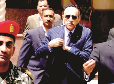 تكشف لأول مرة ... المراسلات السرية بين عمر سليمان وأمريكا أثناء ثورة 25 يناير