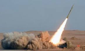 الحوثيون يطلقون عدة صواريخ باليستية باتجاه الأراضي السعودية