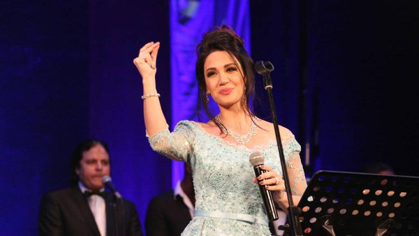 ديانا حداد تتألق في حفل غنائي بأوبرا جامعة مصر