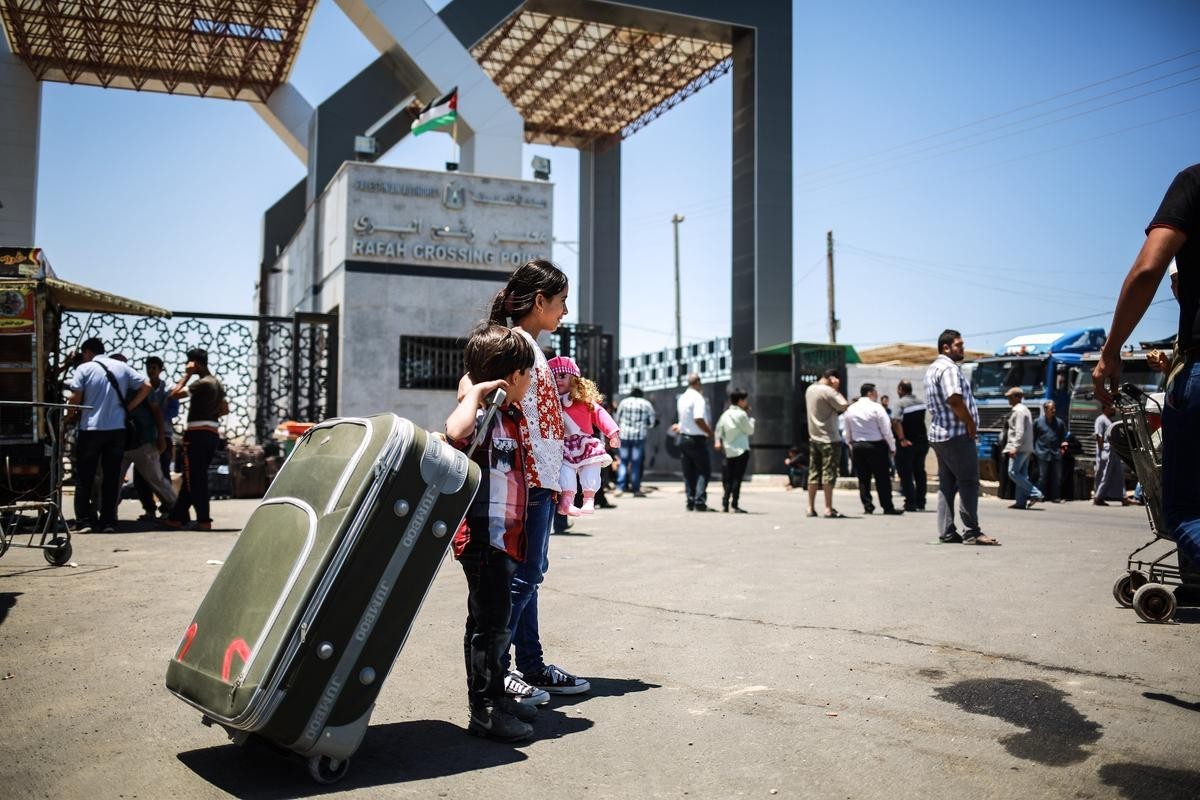 الداخلية تعلن أسماء المسافرين عبر معبر رفح ليومي الأحد والاثنين