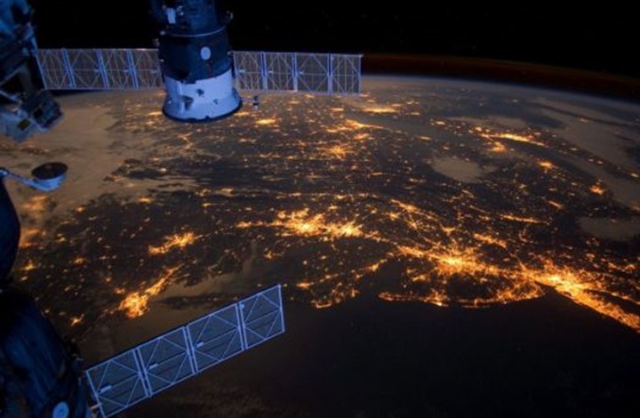 قمر التجسس الإسرائيلي "أوفيك" يرسل أولى صوره