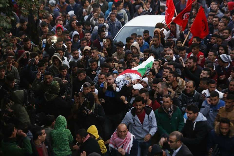 بالصور: جماهير طوباس تشيع جثمان الشهيد محمد الصالحي