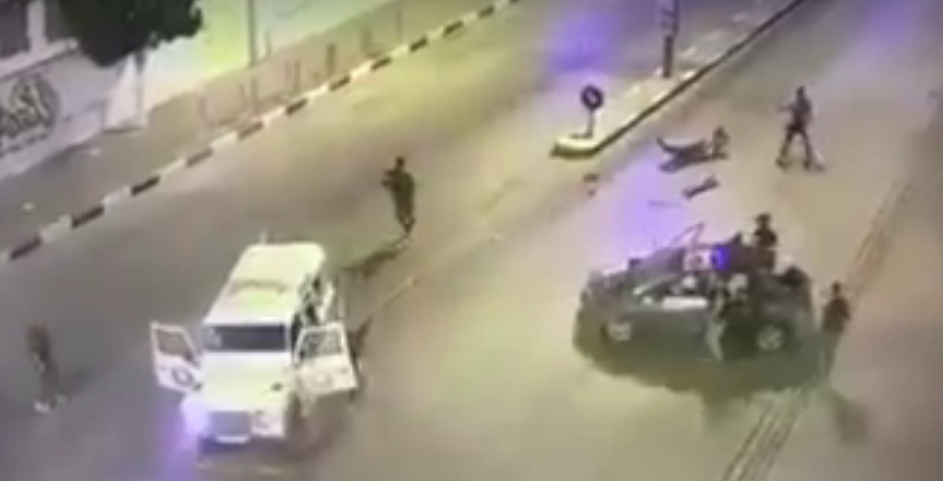 بالفيديو: إصابات إثر حادث سير بين سيارة مدينة وأخرى عسكرية في الخليل
