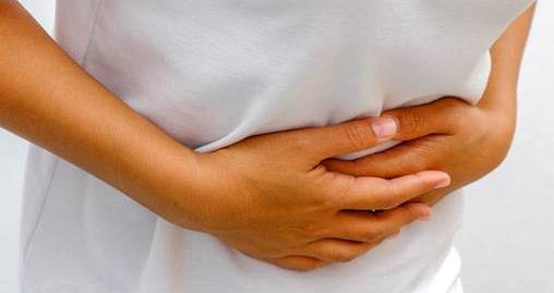 ما هي أسباب السلس البولي؟