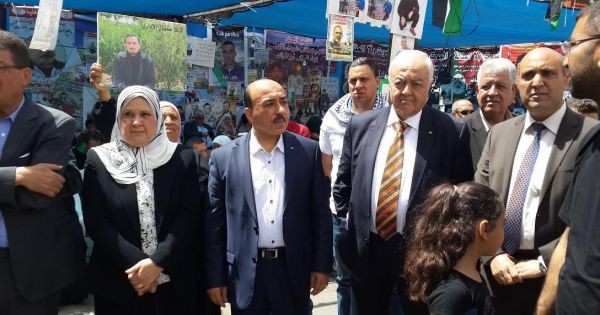  وزارة العمل تحيي "يوم العمال" دعماً للأسرى في رام الله