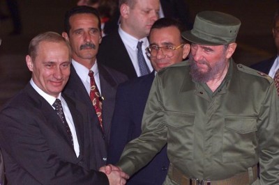 بوتين يهنئ زعيم الثورة الكوبية فيديل كاسترو بعيد ميلاده الـ 90