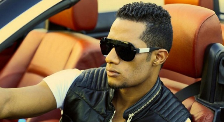 محمد رمضان يتخلى عن ملابسه في “الأسطورة”