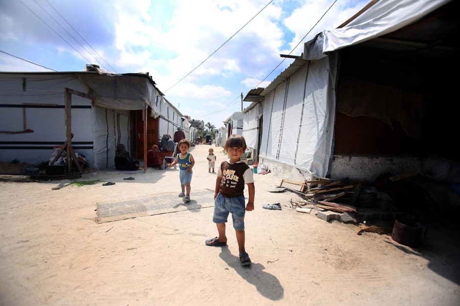 سكان الكرفانات يجب إيجاد حل لوضعنا الصعب وإلا سنعود لمراكز الإيواء