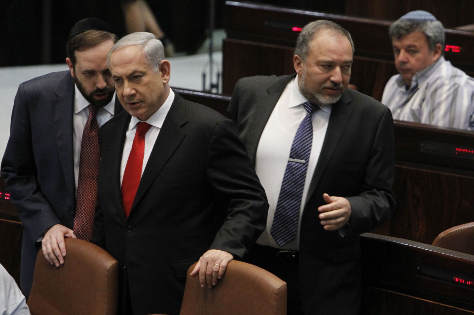 توقعات اسرائيلية: الائتلاف الحكومي الجديد لن يصمد طويلاً ومصيره الفشل