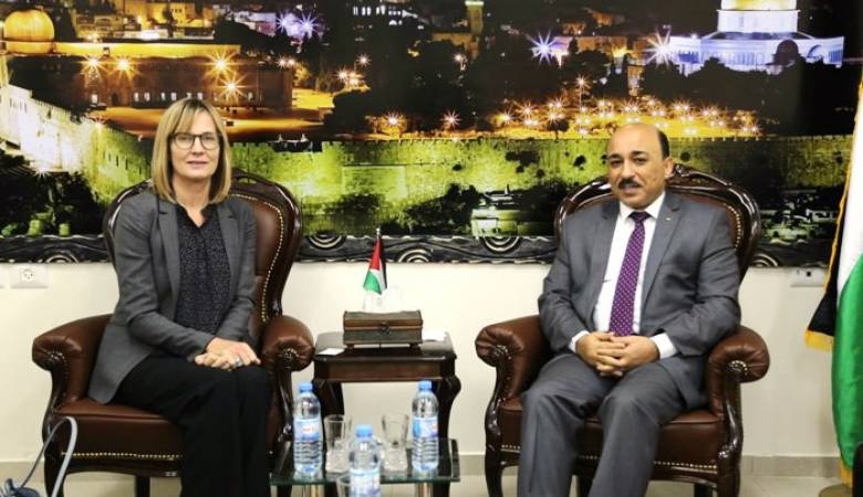 الحساينة يبحث مع ممثلة النرويج قضايا الحصار وإعادة الإعمار