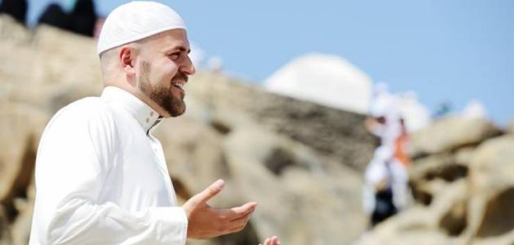 بهذا الدعاء يفرج الله عنك همومك ...