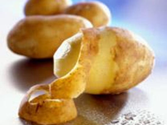 قشرة البطاطا: صحية أم سامة؟