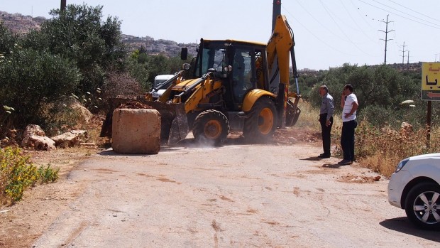 إعادة فتح مداخل عدة قرى جنوب نابلس