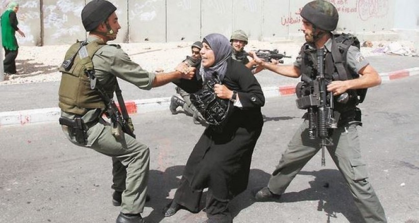 الاحتلال يعتقل مواطنة على حاجز جبع شمال القدس