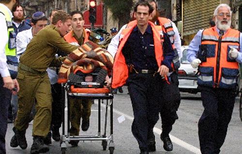 إصابة 4 أشخاص إثر تعرضهم لإطلاق نار في الطيرة