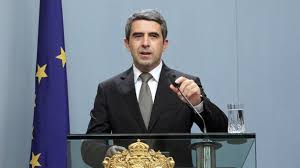 رئيس بلغاريا يشيد بأهمية الالتزام بالقرارات والقانون الدولي