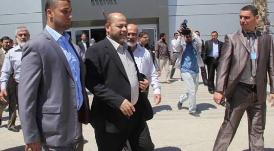 "أبو مرزوق" يغادر غزة متجها لمصر