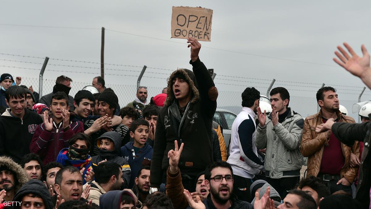 آلاف اللاجئين ينتظرون فتح حدود دولة مقدونيا لهم