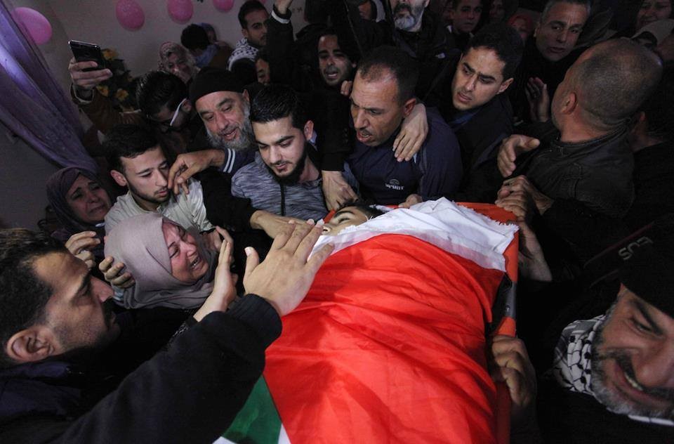 بالصور: غزة تشيّع جثامين 4 شهداء ارتقوا أمس الجمعة