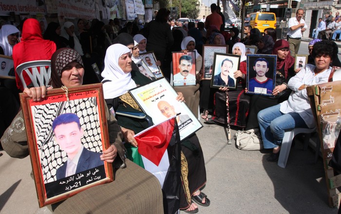 لليوم الرابع على التوالي.. تواصل فعاليات التضامن مع الأسرى المضربين