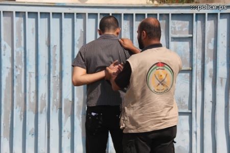 القبض على "نصّاب" انتحل شخصية مدير مؤسسة وحصل على 350 ألف $
