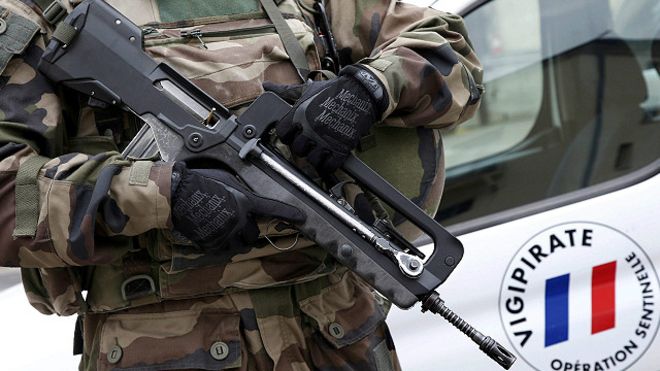 فرنسا: حالة طوارئ مستمرة حتى"تنتهي الحرب العالمية الشاملة "ضد داعش