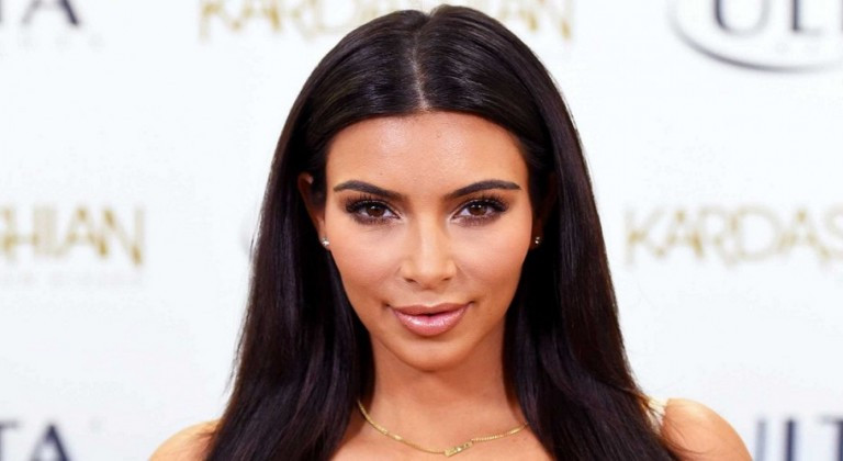 كيم كاردشيان تستعين بصور قديمة لتنشيط حسابها في إنستغرام