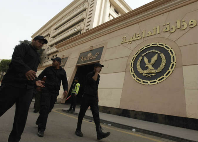 الداخلية المصرية تقتل 10 مسلحين بالعريش