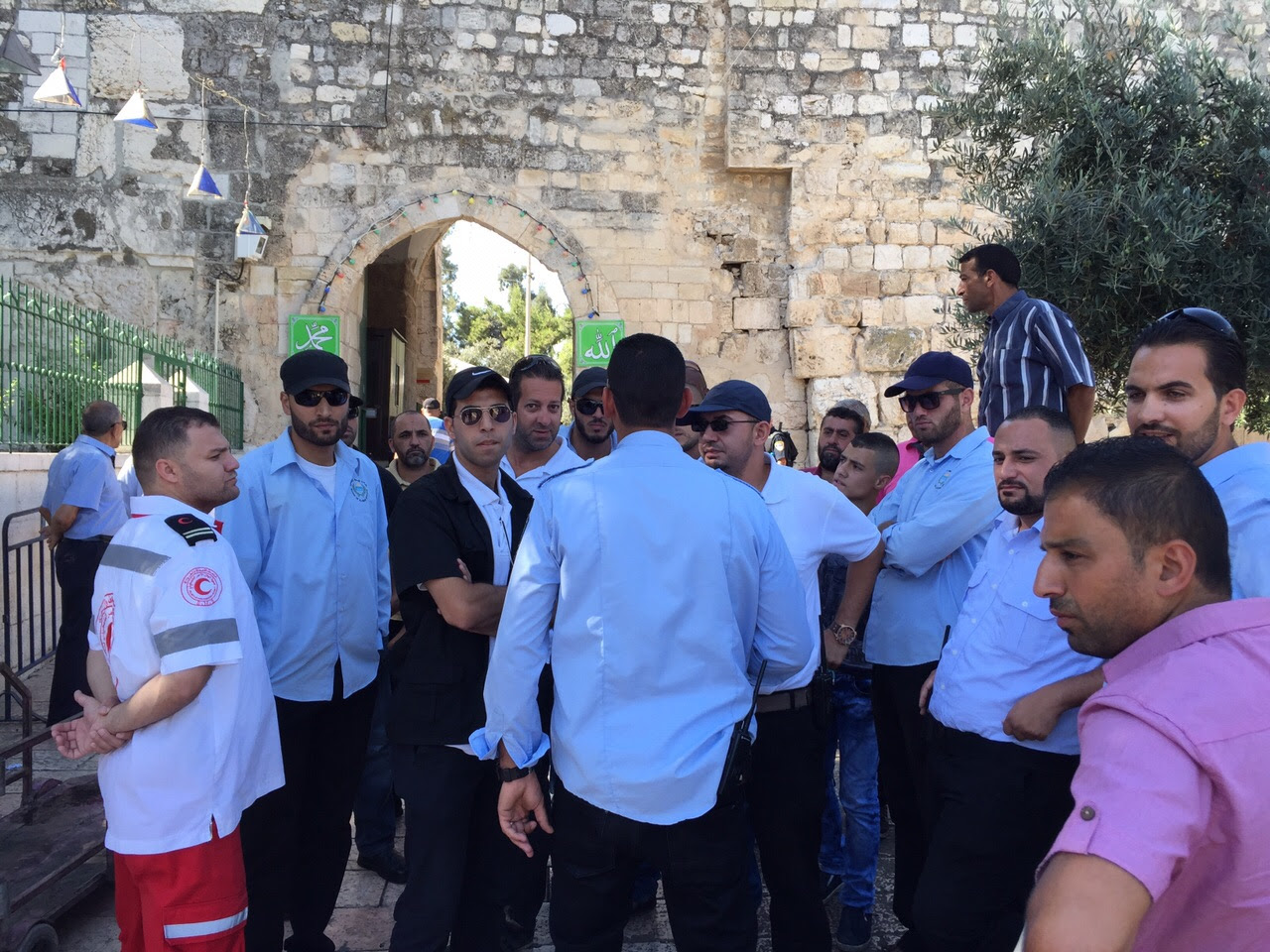 حراس المسجد الأقصى يتصدون لاقتحام مستوطنيين لباحاته