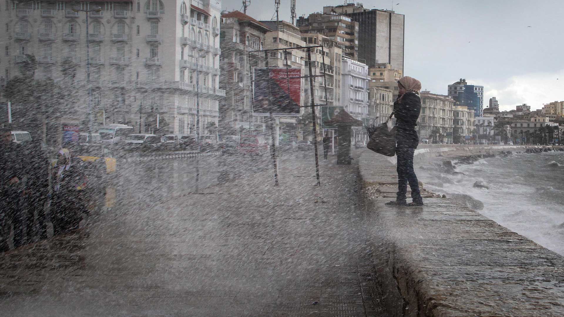 مصرع 12 وإصابة 25 آخرين بسبب الأحوال الجوية السيئة في مصر