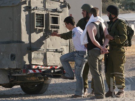 الاحتلال يعتقل 16مواطناً من الضفة