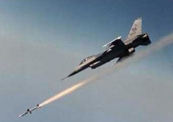 طائرة إسرائيلية تغتال أربعة مسلحين على الحدود مع سوريا