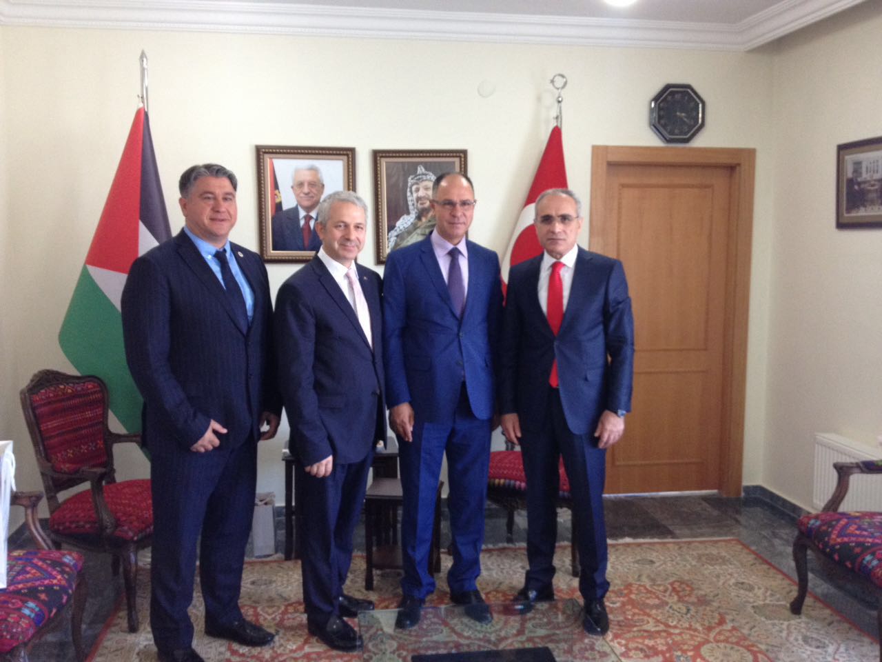 السفير مصطفى يطلع مسؤول تركي على تطورات القضية الفلسطينية