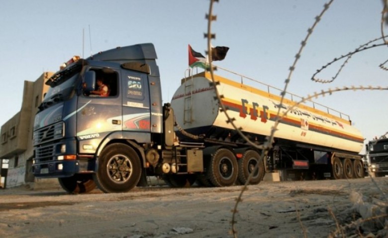 السلطات المصرية تسمح بإدخال 14 شاحنة طعام لغزة عبر معبر رفح