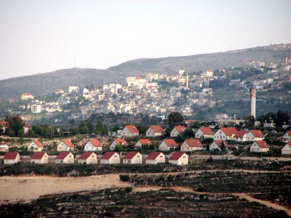 بريطانيا تدين استيلاء إسرائيل على (2342) دونماً في الضفة المحتلة