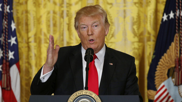 ترامب يعد بمرسوم جديد حول الهجرة الأسبوع المقبل