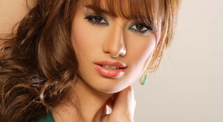 زينة عن أحمد عز “أديني سبته ومحصلش حاجة”