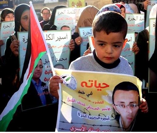 الأسير محمد القيق يرفض اخذ السوائل والمدعمات