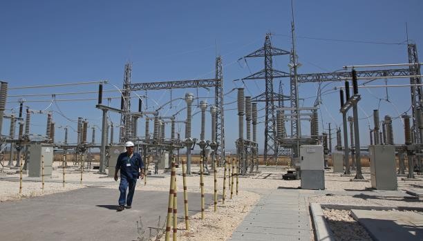 أمر قضائي جديد يمنع الاحتلال من قطع التيار الكهربائي عن القدس