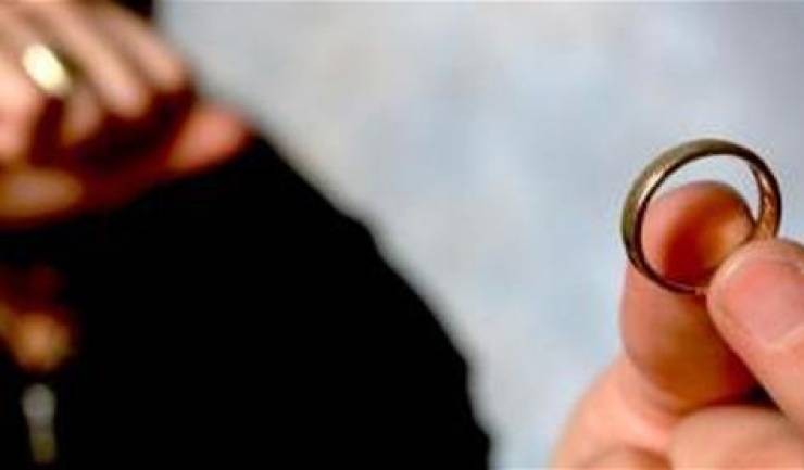 بالصورة : طلاق نجمين شهيرين بعد عامين على زواجهما!