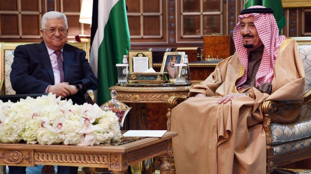 الرئيس عباس يبحث المستجدات السياسية مع خادم الحرمين الشريفين