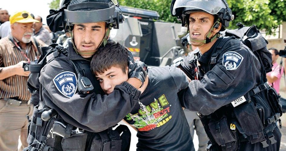 الاحتلال يقضي بالحبس المنزلي على فتى من القدس