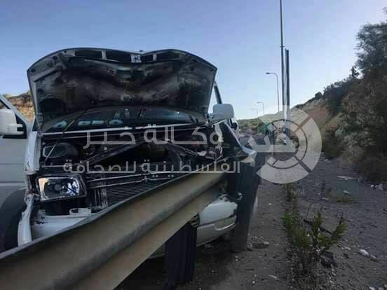 بالصور: حادث سير بين مركبتين فلسطينية وإسرائيلية في بيت لحم