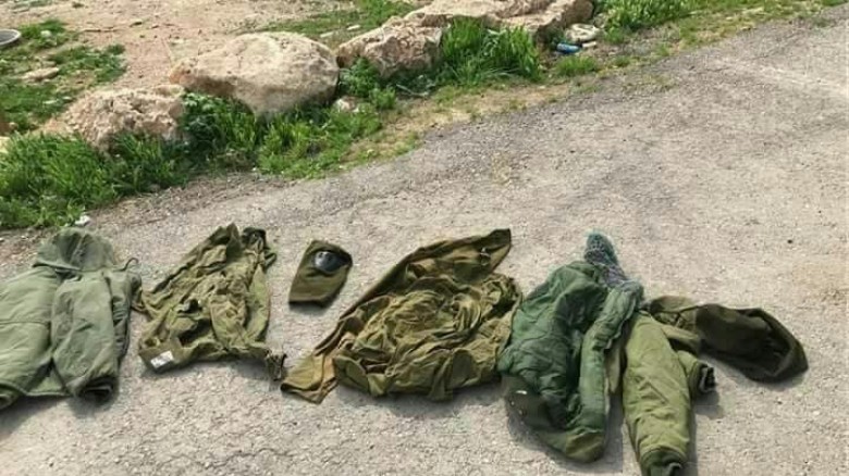 بالصور: الاحتلال يعتقل فتاتين بزعم حيازتهن ملابس عسكرية ومسدس في الأغوار