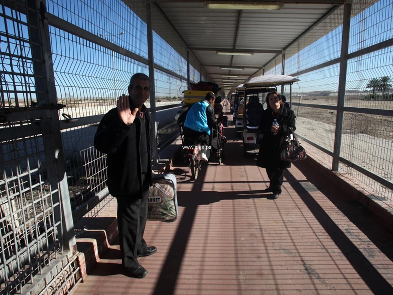 الاحتلال يُفرج عن تاجر اعتقله على حاجز "إيرز" شمال القطاع قبل 10 أشهر