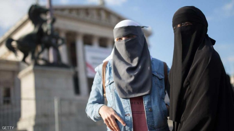 الدنمارك تعتزم حظر ارتداء النقاب