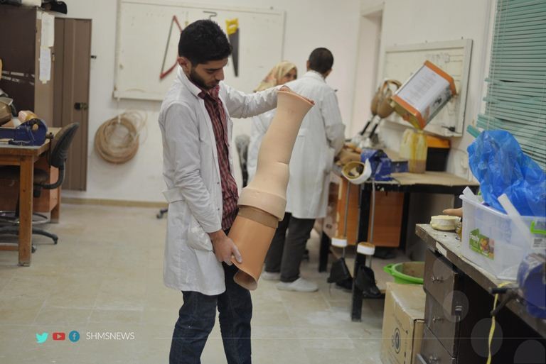 الصحة تقرر صرف تكاليف طرف صناعي لمريض من غزة