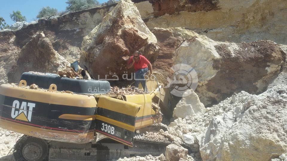 محدث بالصور: مصرع عامل إثر تعرضه لانهيار صخري أثناء عمله بطولكرم