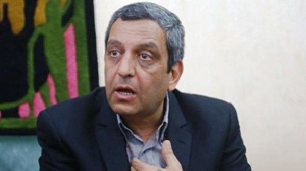 مصر.. حبس نقيب الصحافيين السابق سنة مع إيقاف التنفيذ.